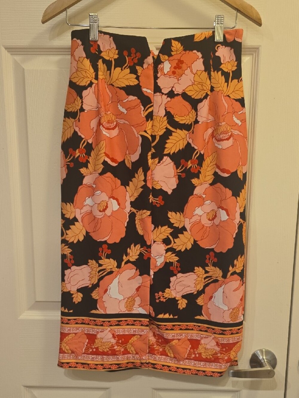New York & Company Eva Mendes Black Skirt with Coral Pink Floral Print - Picture 6 of 9